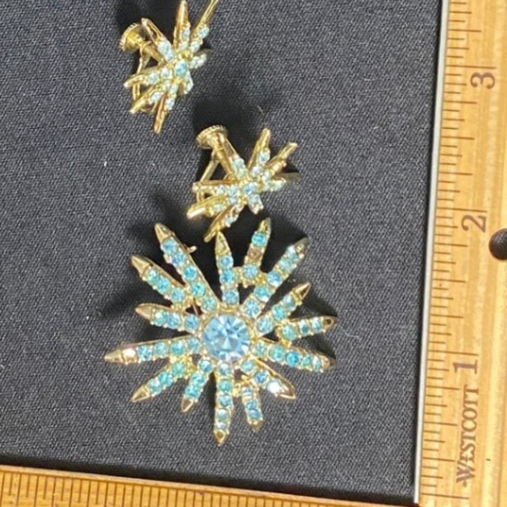 Sparkling Starburst Brooch Blue Rhinestone Snowflake Pin Dangle Charm Jewelry
